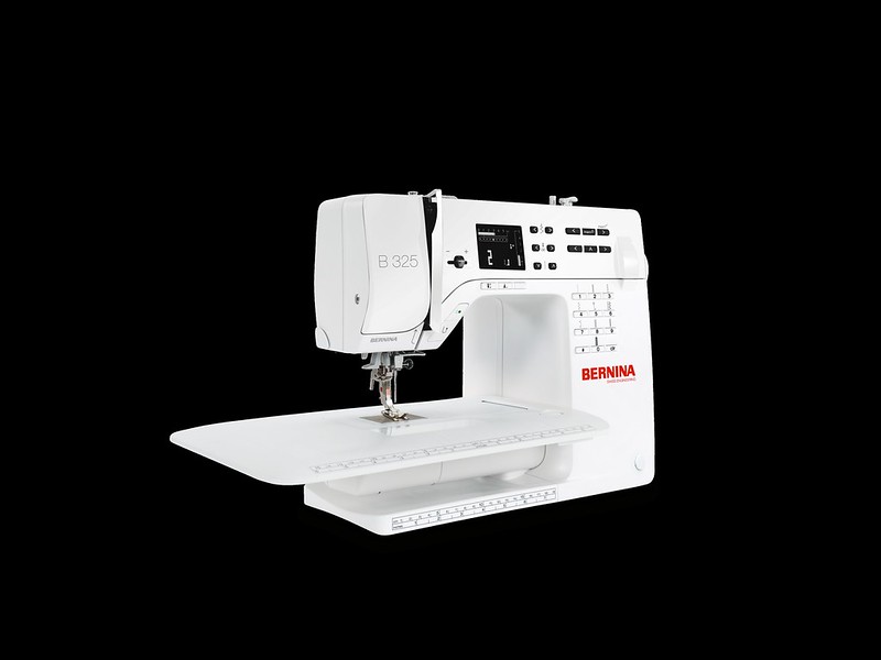 Bernina B325 Sewing Machine - Image 2