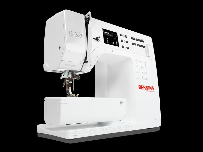 Bernina B325 Sewing Machine